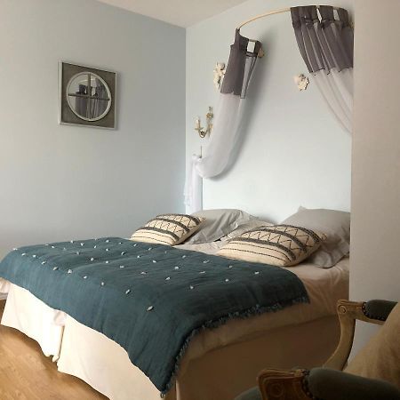 Bed and Breakfast Le Cedre Bleu Grosrouvre Zewnętrze zdjęcie