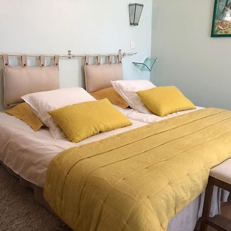 Bed and Breakfast Le Cedre Bleu Grosrouvre Zewnętrze zdjęcie