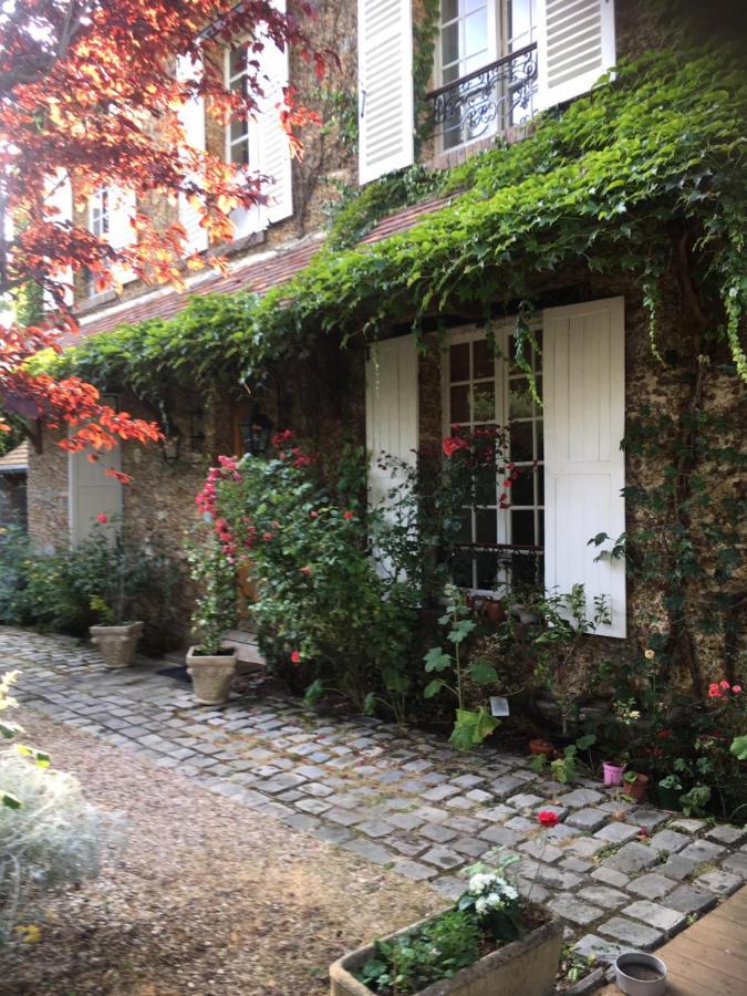 Bed and Breakfast Le Cedre Bleu Grosrouvre Zewnętrze zdjęcie