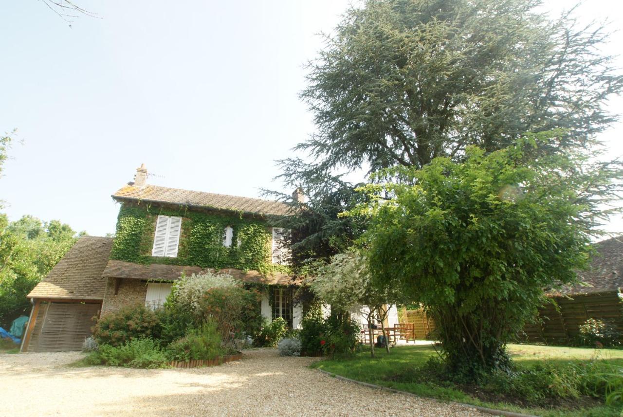 Bed and Breakfast Le Cedre Bleu Grosrouvre Zewnętrze zdjęcie
