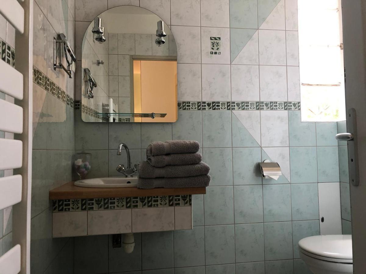Bed and Breakfast Le Cedre Bleu Grosrouvre Zewnętrze zdjęcie